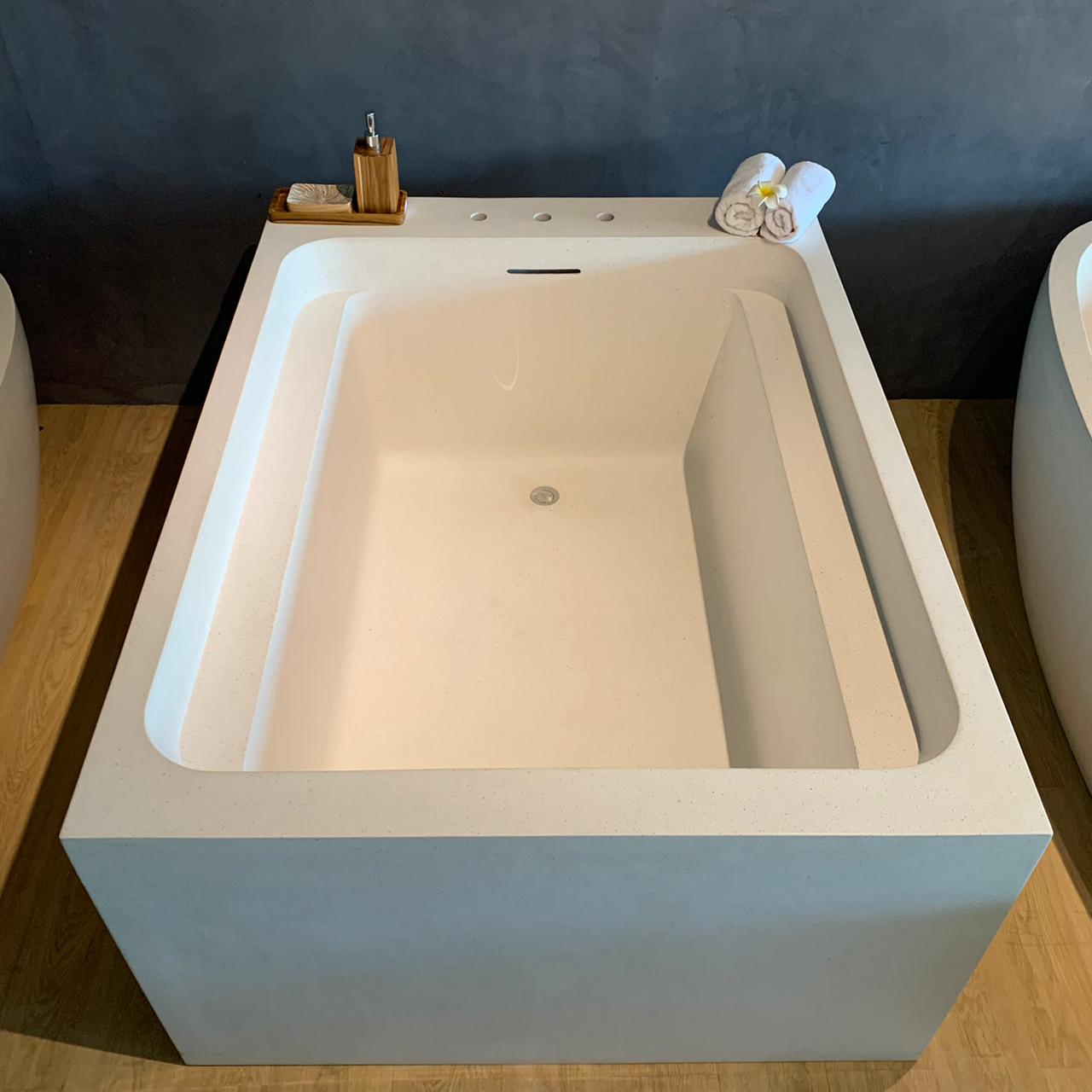 TB 27 - Amora Tub